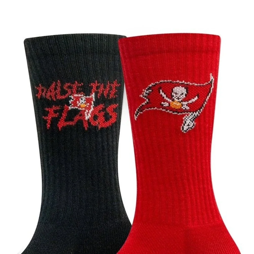 NFL Tampa Bay Buccaneers Adult Crew Socks 4 Pairs Red Black Size M/L 8-12